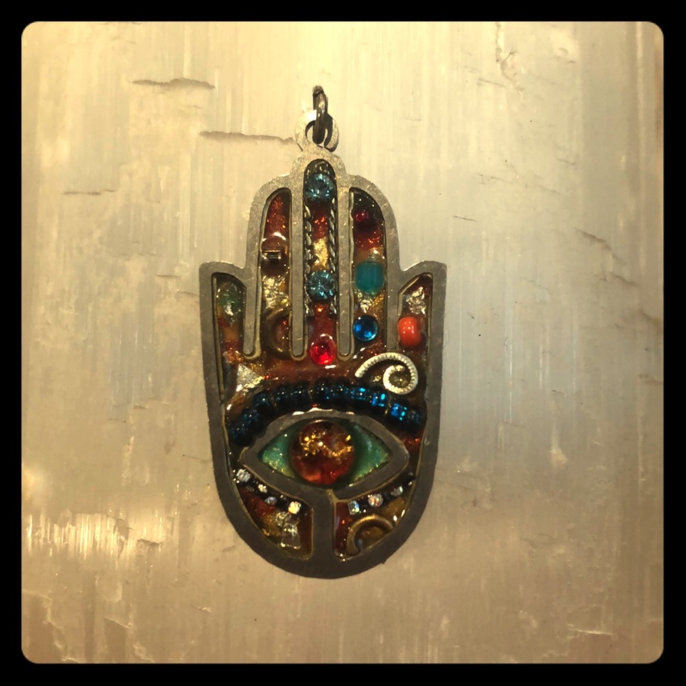 Hasma Hand Pendant